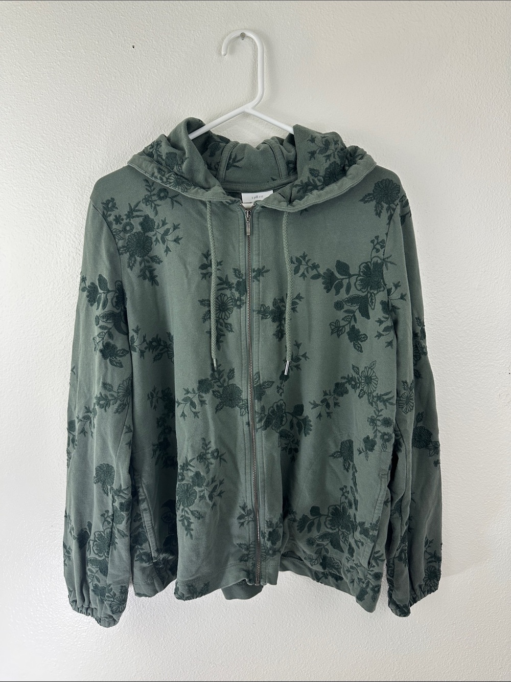 J.Jill Fit Green floral embroidered hoodie Medium